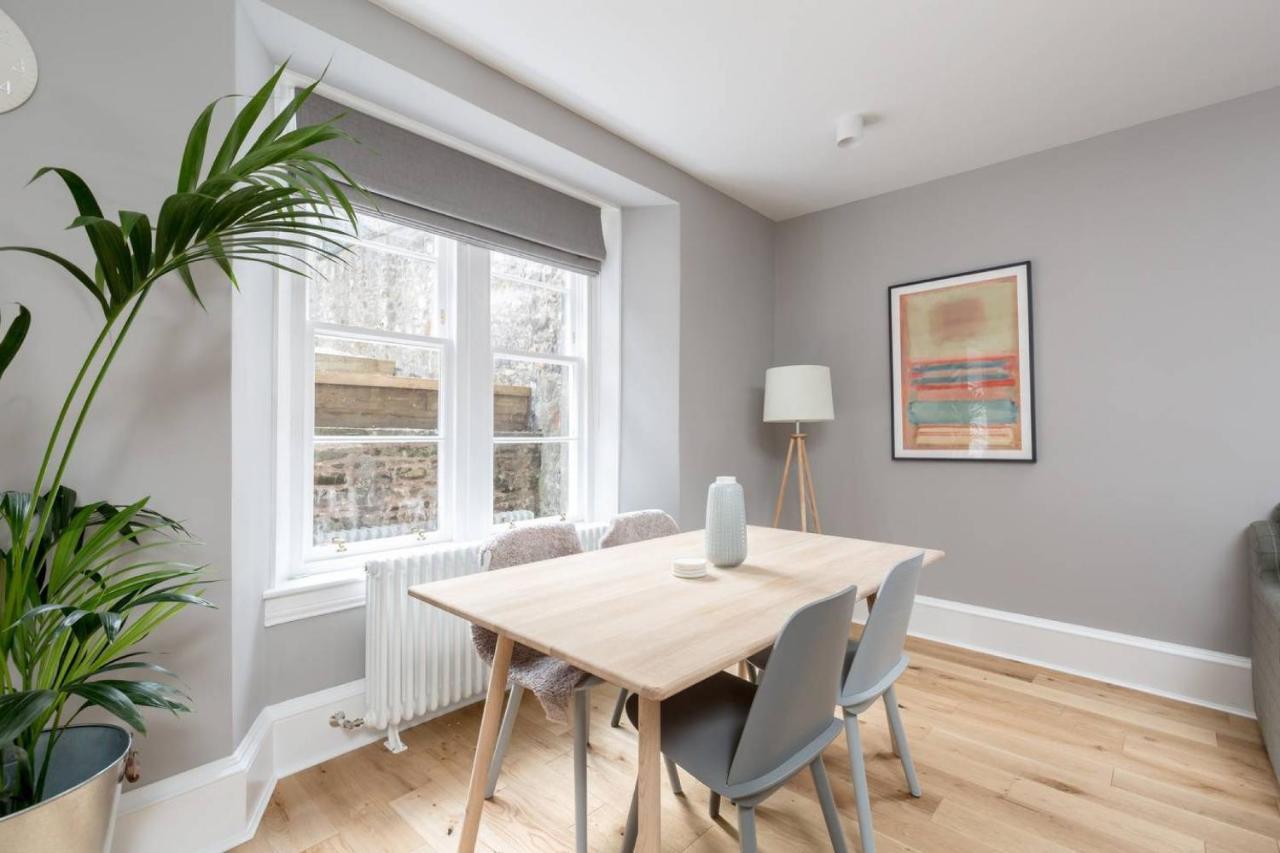 Joivy Luxurious 2Br Home Near Haymarket Station Edinburgh Bagian luar foto
