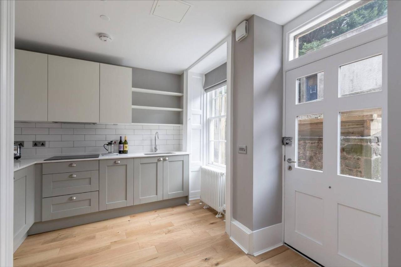 Joivy Luxurious 2Br Home Near Haymarket Station Edinburgh Bagian luar foto