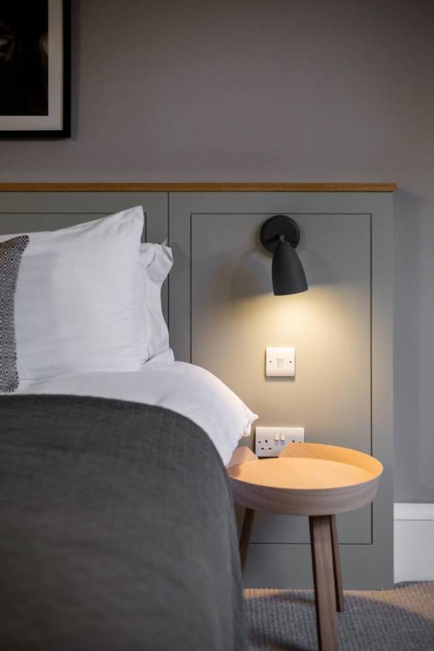 Joivy Luxurious 2Br Home Near Haymarket Station Edinburgh Bagian luar foto