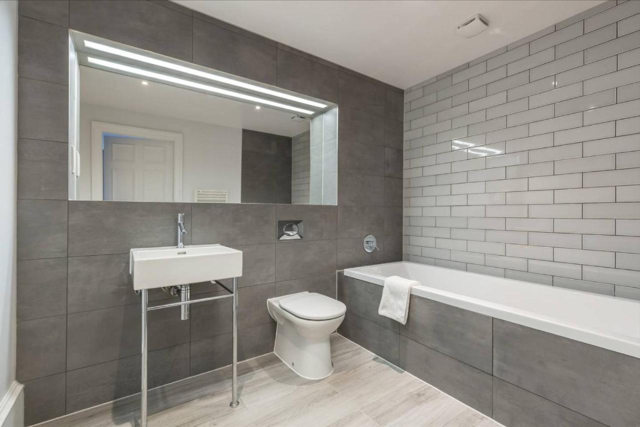Joivy Luxurious 2Br Home Near Haymarket Station Edinburgh Bagian luar foto