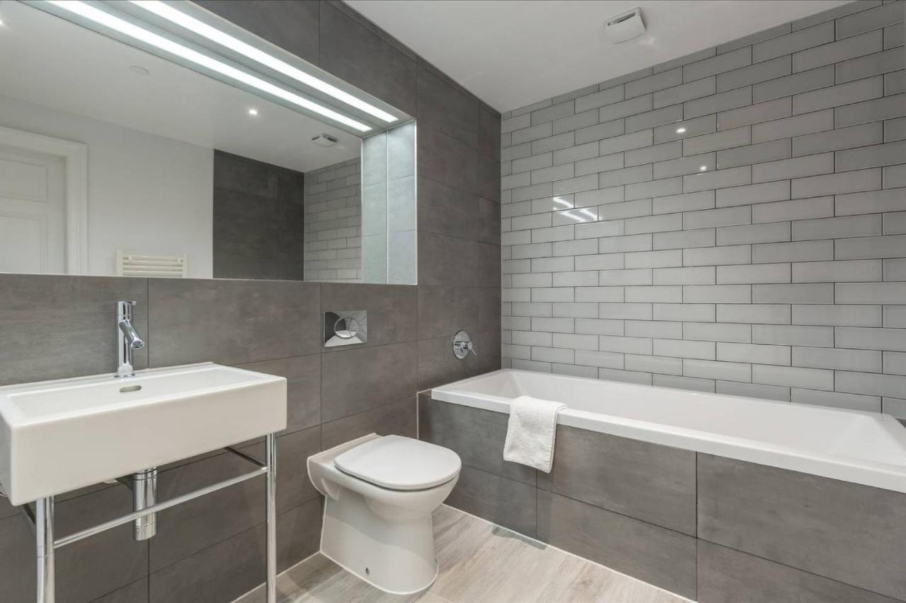 Joivy Luxurious 2Br Home Near Haymarket Station Edinburgh Bagian luar foto